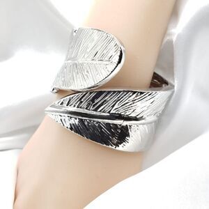 Brand New Top Fashion Silver Leaf Bracelet